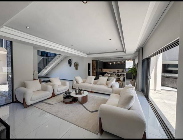 5 BEDROOM PROPERTY TO RENT IN MIDSTREAM HEIGHTS